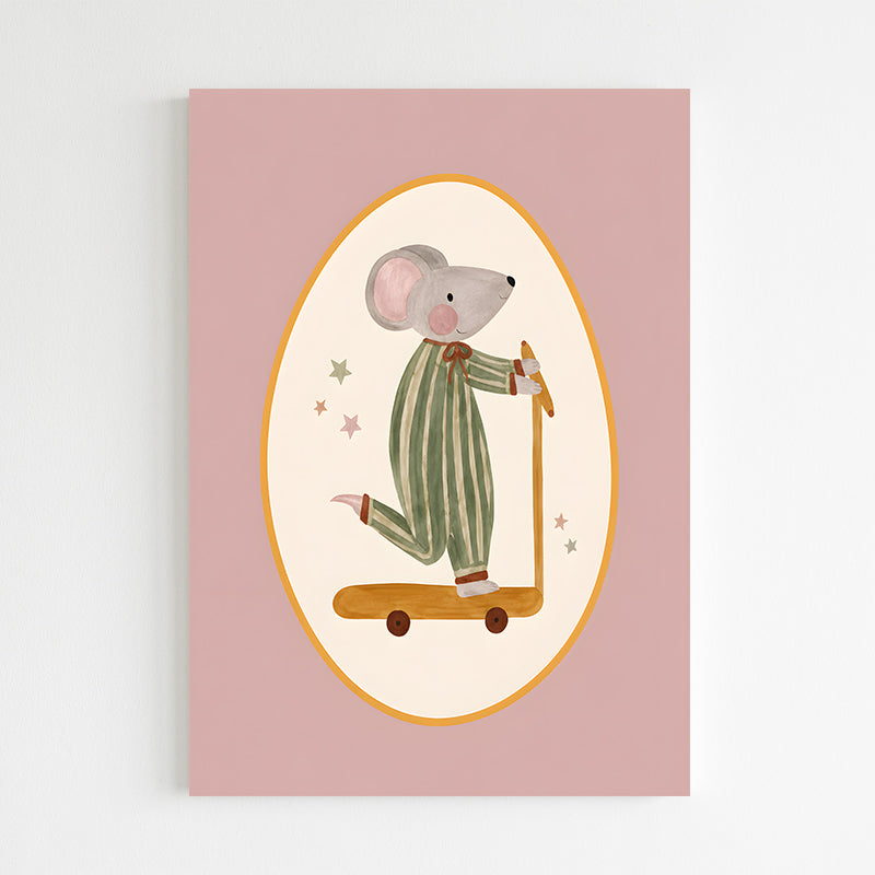 Petit souris sur trottinette