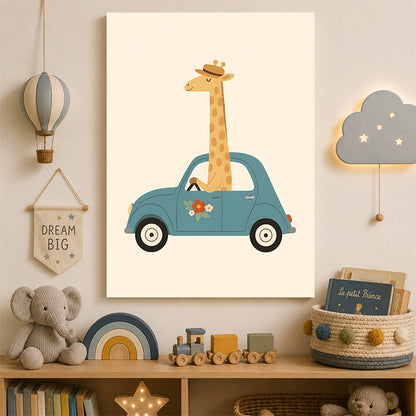 La girafe conduisant une petite voiture